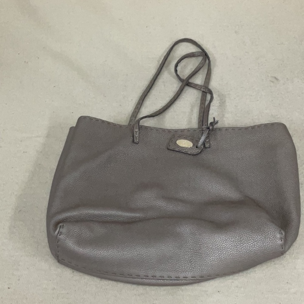 COPY - EUC woman’s FENDI purse